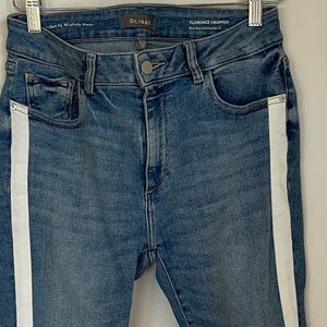 DL1961 Florence cropped jeans w white trim down side. Size 29 VG condition